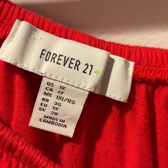 Red summer top - Picture 2 of 2